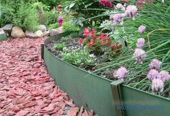 Grădini de plastic de grădină: tipuri și caracteristici de aplicare