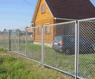 să cumpere un gard de țară la Moscova cu o poartă și un pătrat