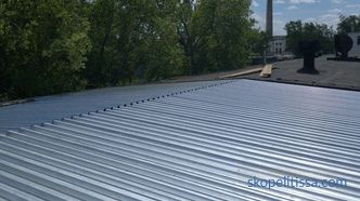 Materiale pentru acoperișuri și metode de instalare a acestora