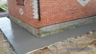 Amplasarea plăcilor de pavaj pe trotuarul de beton - tehnologia construcțiilor
