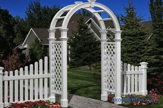 ceea ce puteți cumpăra arcuri de grădină ieftine, decorative, cu bănci