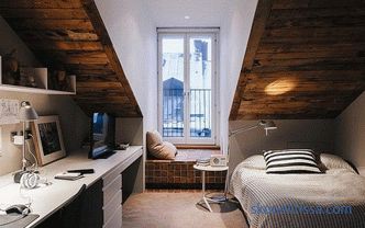 Interior și design de mansardă într-o casă de lemn, etajul al doilea la cabana, acoperișul de la mansardă, idei, fotografii