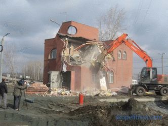 Cum de a preveni demolarea samostroya, legaliza clădirea și obține un certificat de proprietate