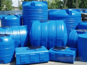 Rezervoarele acumulatoare din plastic pentru sistemele de canalizare, rezervoarele septice pentru cabane de vară și case de țară, alegerea și instalarea